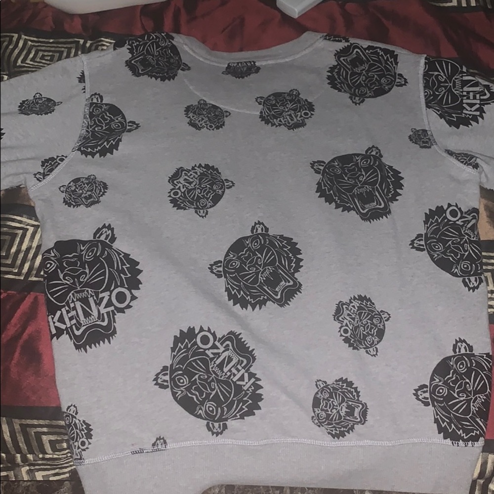 Clothes - Picture 2 of 3